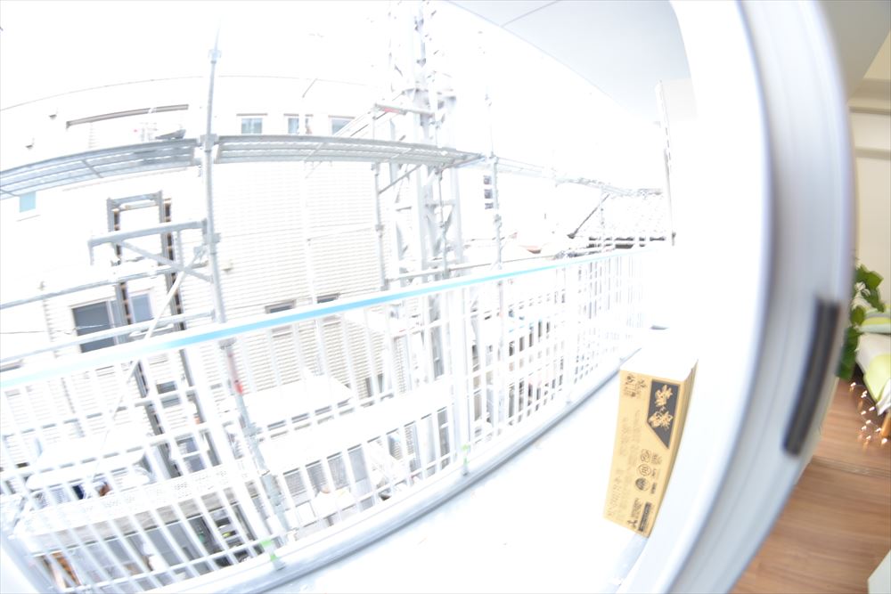 バルコニー　開放的で明るい空間を演出してくれるバルコニーです