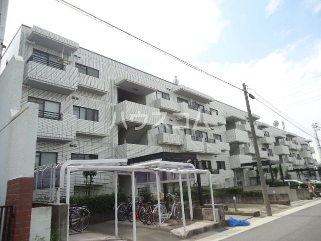 名古屋市名東区高間町のマンションの建物外観