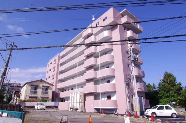 仙台市若林区連坊のマンションの建物外観