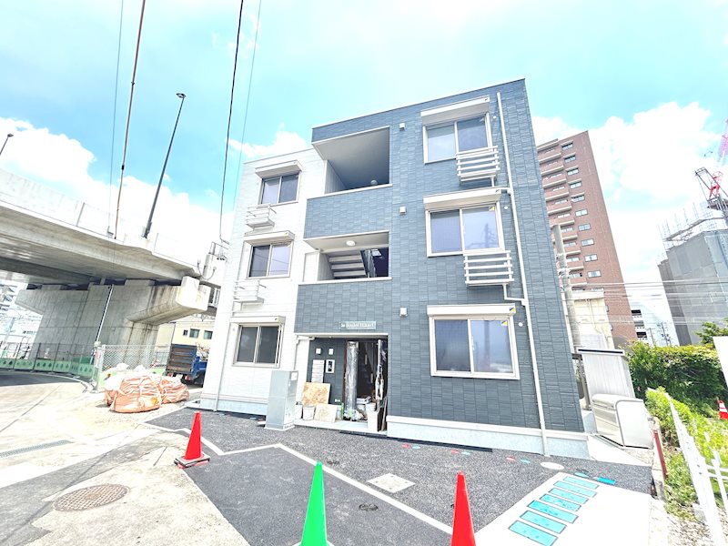 松本市中条のアパートの建物外観
