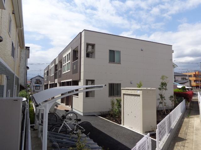 平塚市徳延のアパートの建物外観