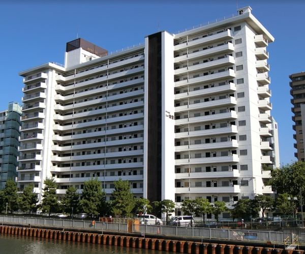 江東区白河のマンションの建物外観