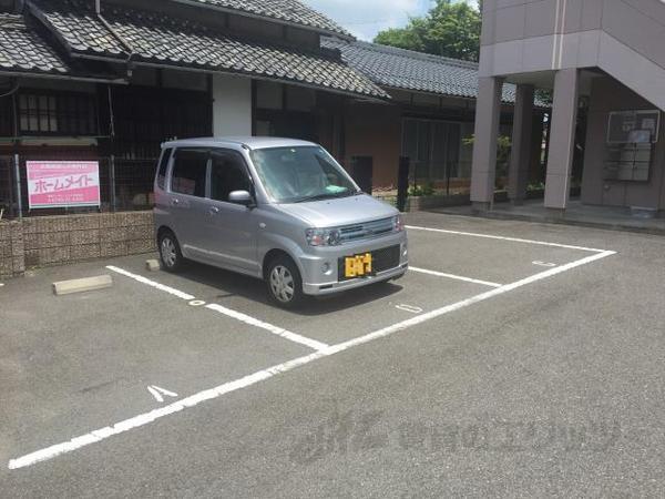 【ブルーム・Tの駐車場】