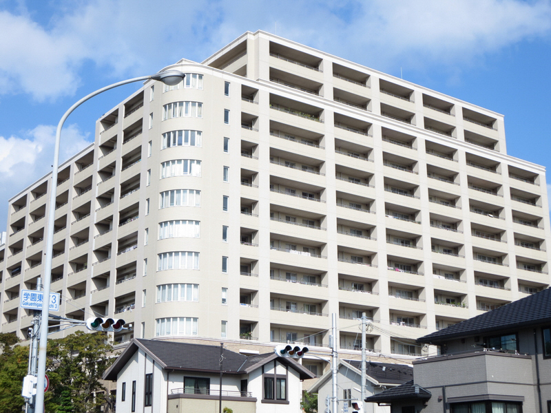 グランドメゾン学園都市の建物外観