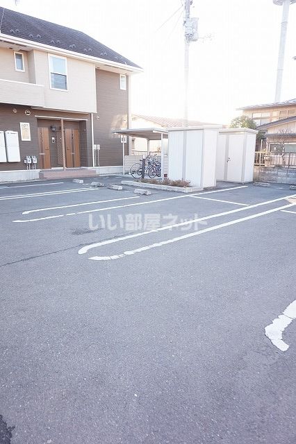 【加美郡加美町字町裏のアパートの駐車場】