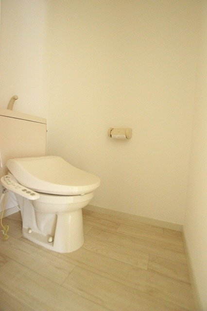 トイレ　写真は別号室のものです。