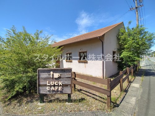 飲食店　LUCK CAFE（飲食店）まで498m