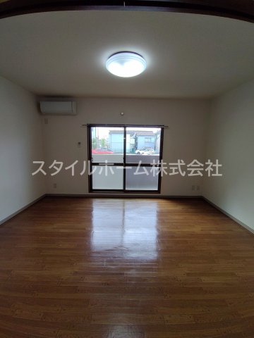 居室・リビング　別部屋写真です。