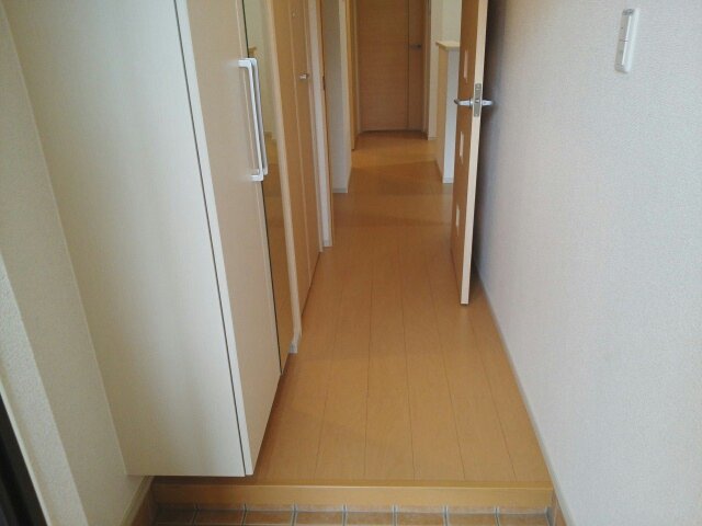 【リフレ IIIの玄関】