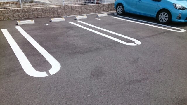 【リフレ IIIの駐車場】