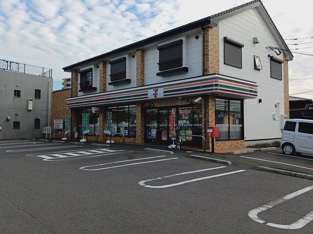 コンビニ　セブンイレブン水主町1丁目店（コンビニ）まで354m