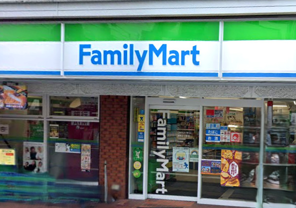 コンビニ　ファミリーマート 巣鴨三丁目店（コンビニ）まで189m