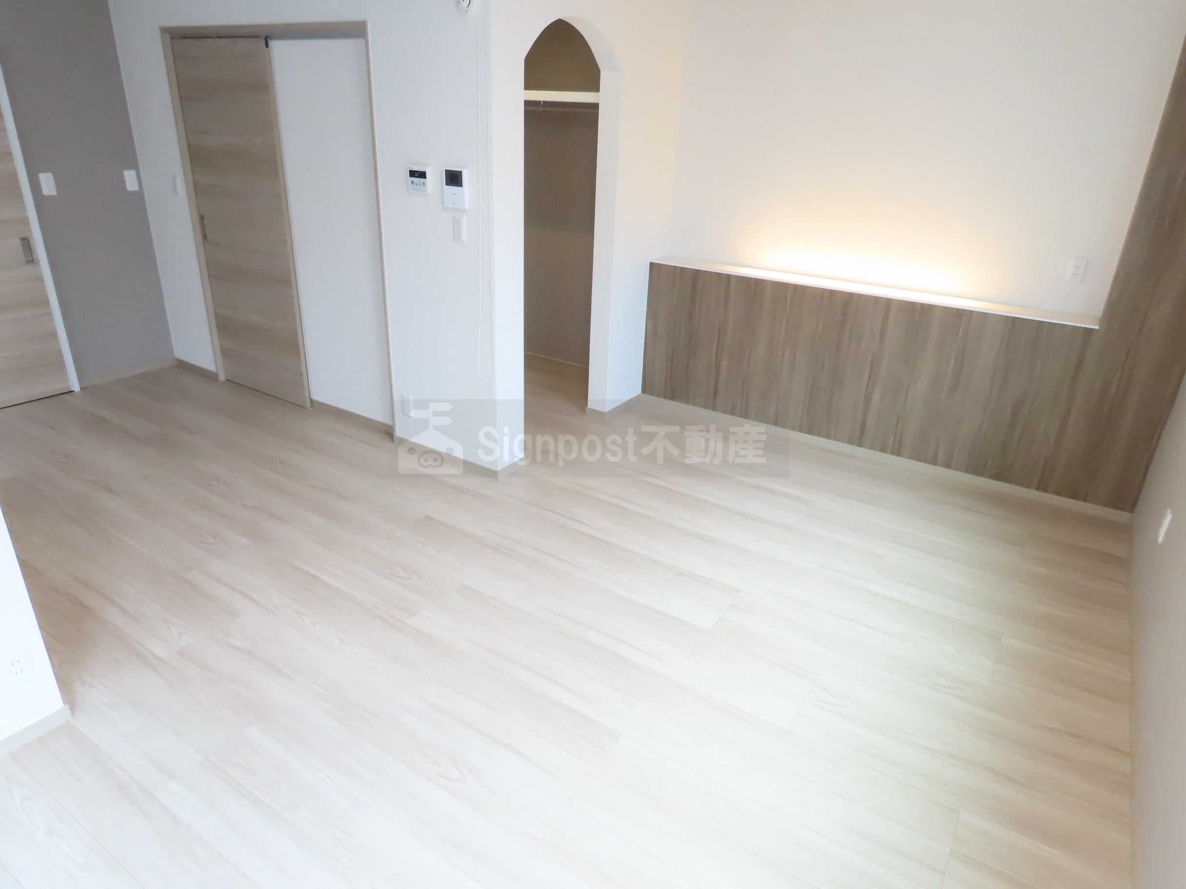 居室・リビング　リノベ済みでお部屋キレイです