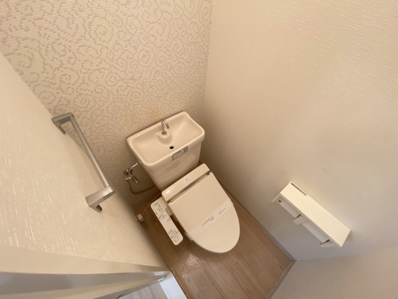 トイレ　※別号室の写真です