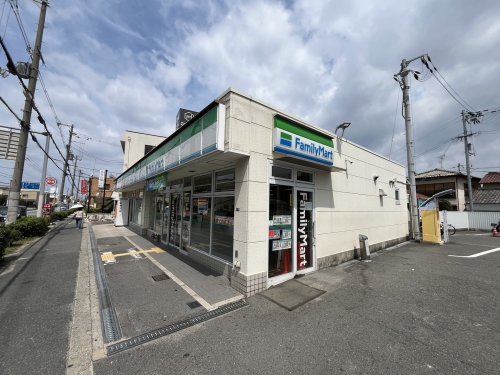 コンビニ　ファミリーマート 京屋玉串元町店（コンビニ）まで266m