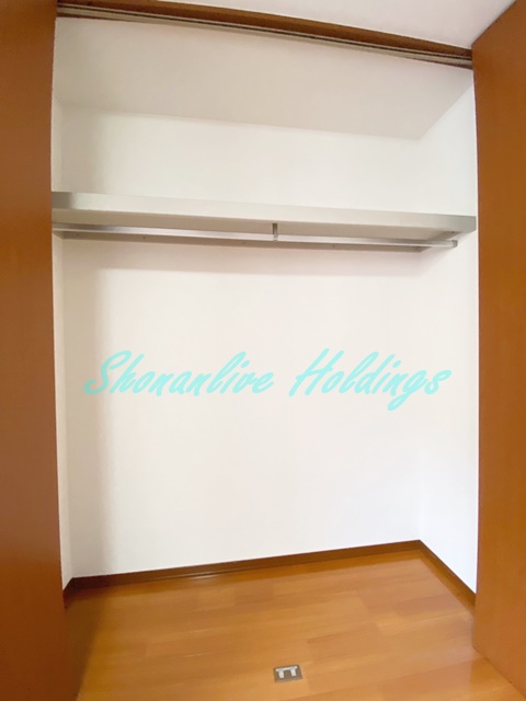 収納　ポール付きで使い勝手の良いクローゼット♪