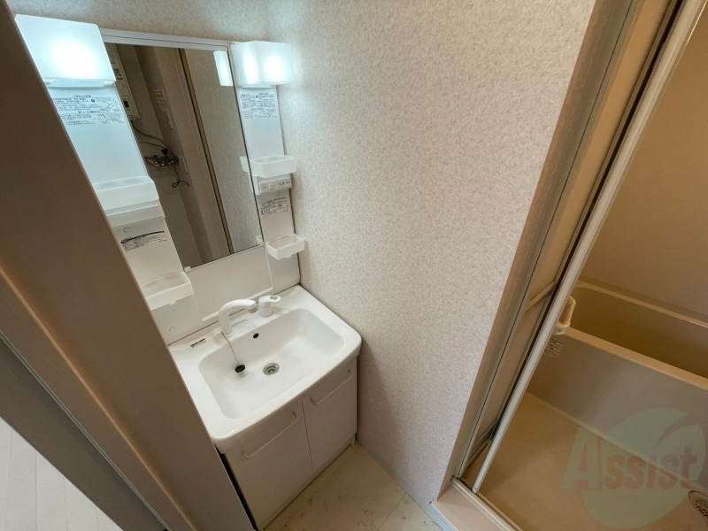 洗面設備　こちらに洗面台があります。朝の洗顔はこちらで。