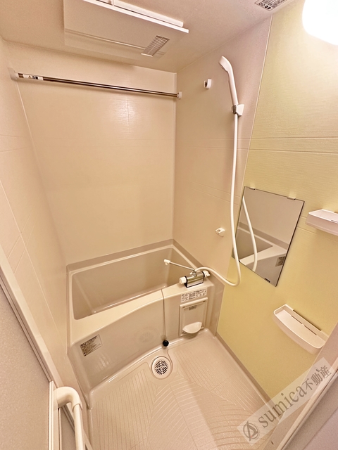 バス・シャワールーム　浴室暖房乾燥機付きバスルームです♪