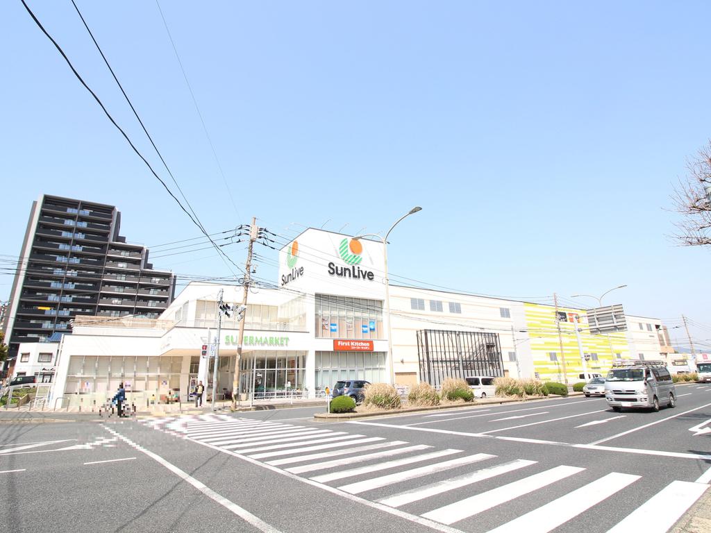 スーパー　サンリブ折尾（スーパー）まで1327m