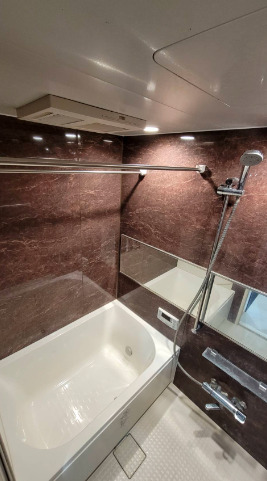 バス・シャワールーム　お風呂で日々の疲れを落としましょう