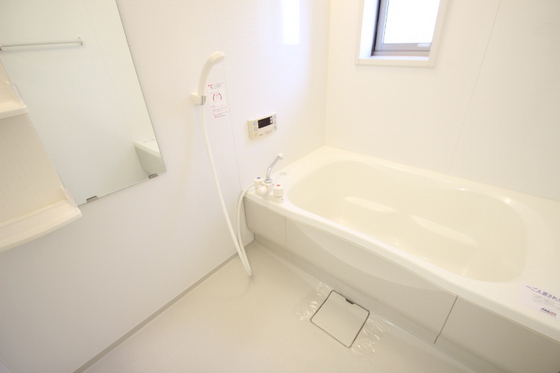 バス・シャワールーム　※別部屋の写真です