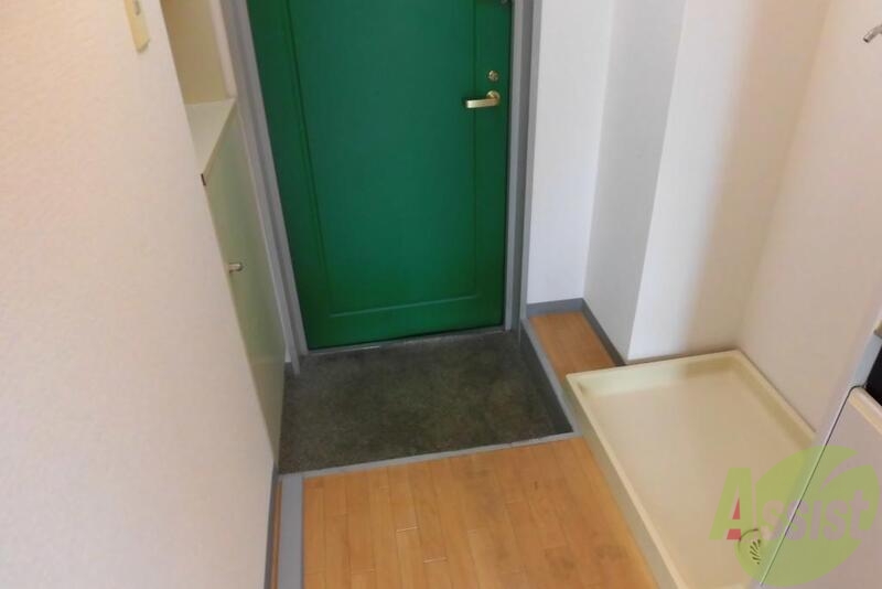 玄関　玄関にはシューズボックスまで