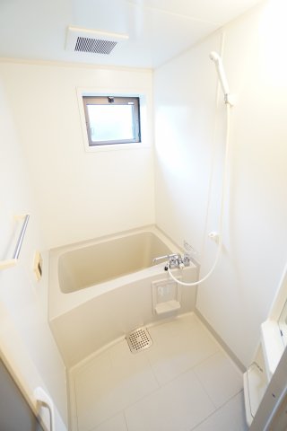 バス・シャワールーム　※同物件、反転タイプの写真です。