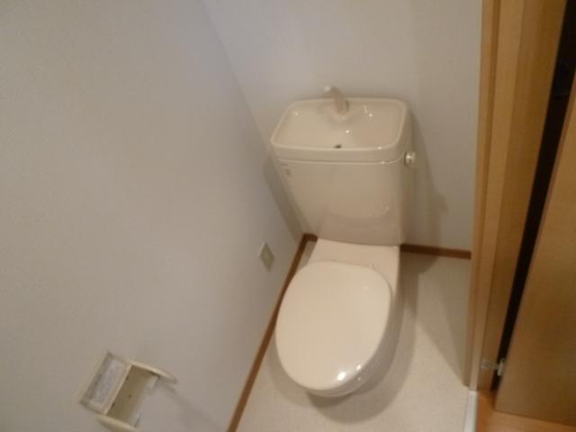 トイレ　トイレもきれいです