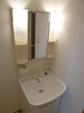 洗面設備　使いやすい洗面所です