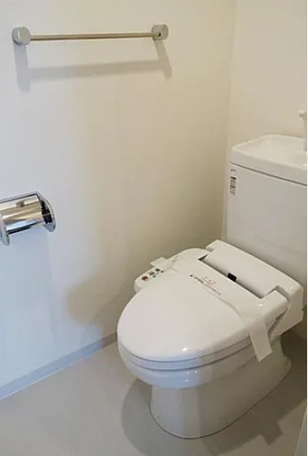 トイレ　※同タイプ部屋の参考写真です