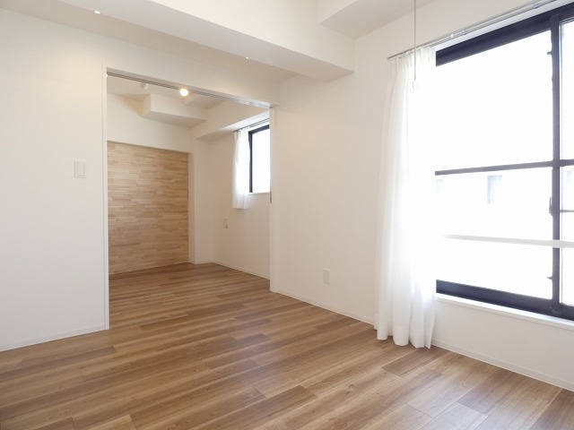 居室・リビング　内観1
