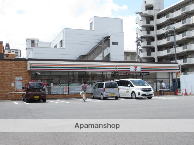 コンビニ　セブンイレブン（コンビニ）まで396m