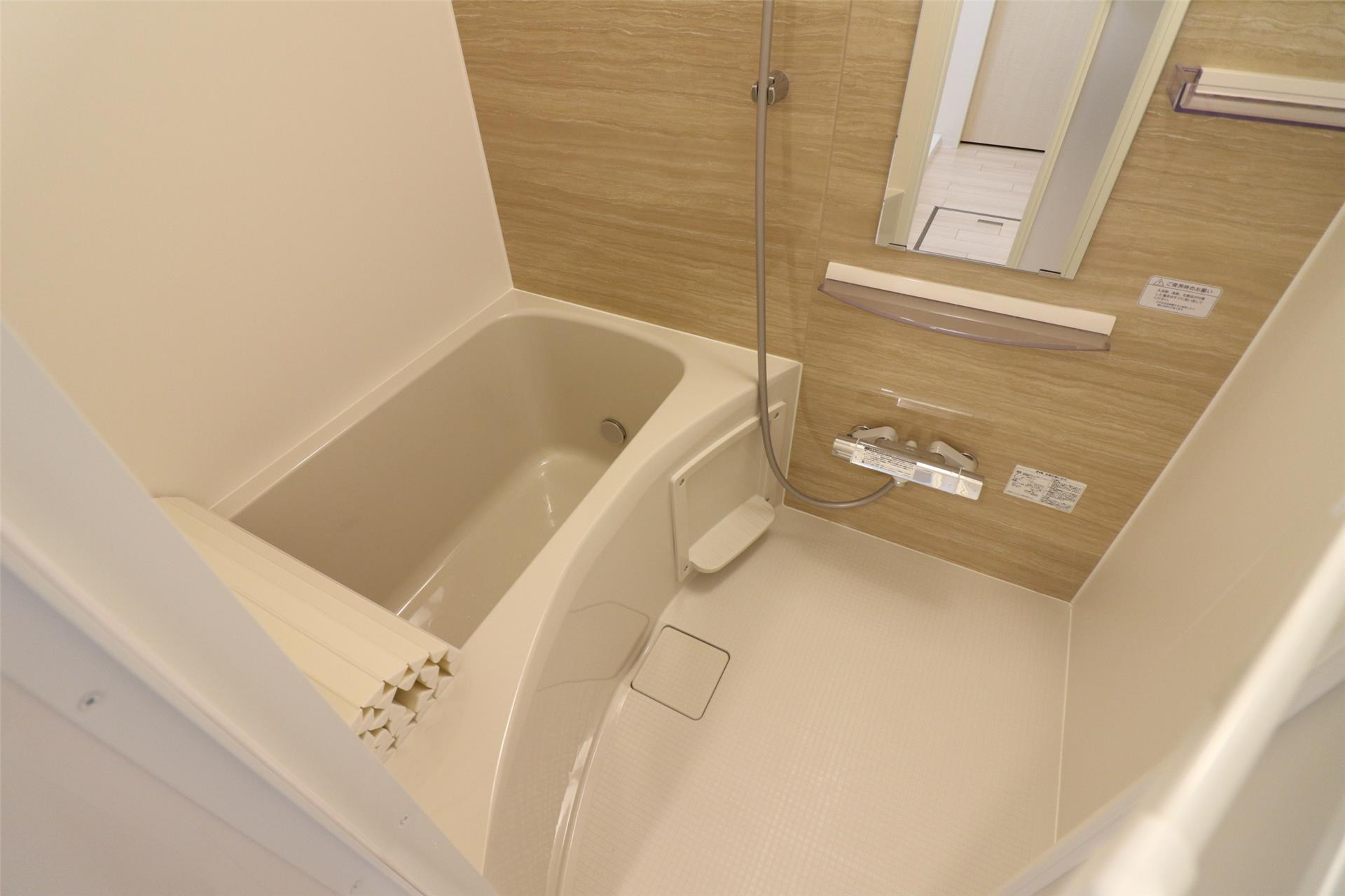 バス・シャワールーム　追焚・浴室乾燥機付き