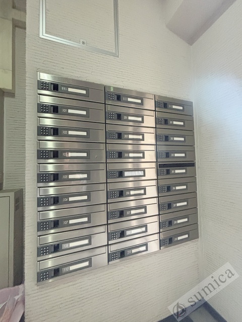 エントランス　集合メールボックスも完備♪♪