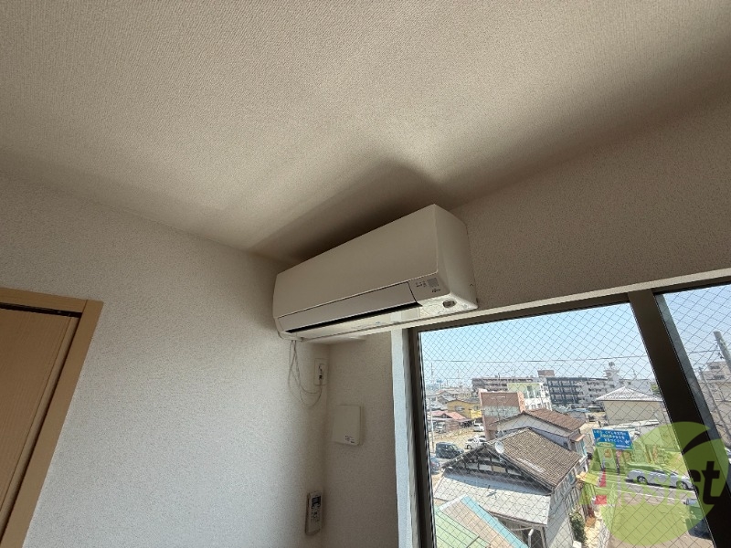 その他設備　寝室にあるため就寝の際の温度調節可能です