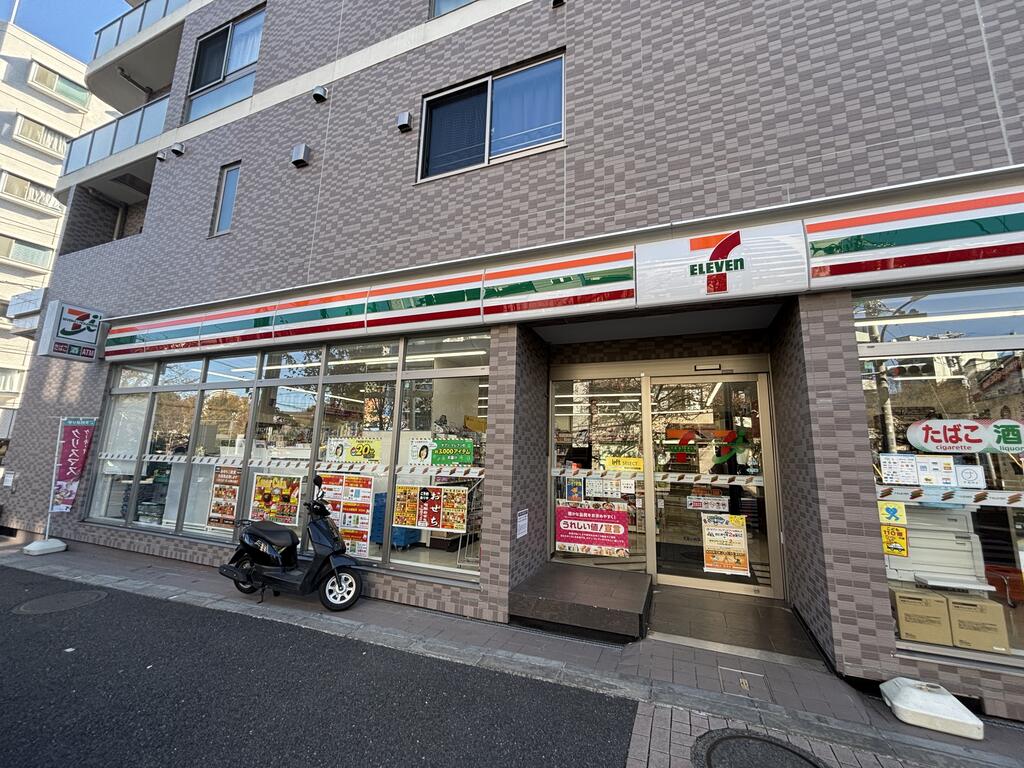 コンビニ　セブンイレブン中野上高田3丁目店（コンビニ）まで227m