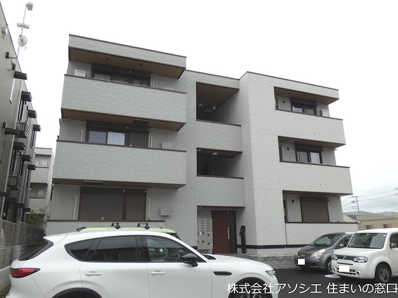 建物外観　カーサアルマのご紹介は住いの窓口アソシエにお任せ下さい。