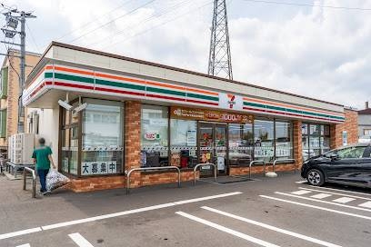 コンビニ　セブンイレブン札幌平和通14丁目店（コンビニ）まで718m