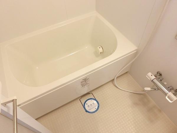 バス・シャワールーム　浴室乾燥機、追い焚き機能付きバス！