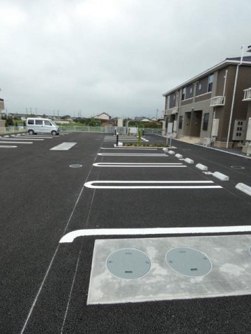 駐車場　車をお持ちの方に嬉しい駐車場付きの物件です