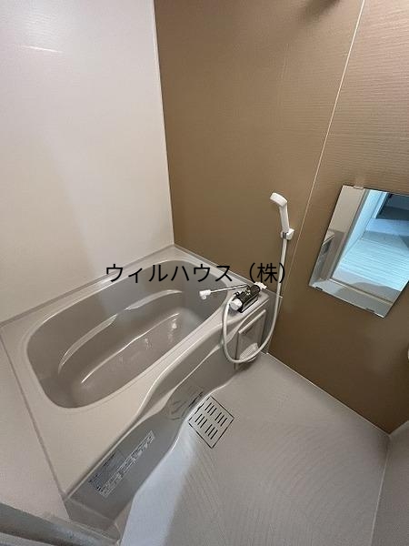 バス・シャワールーム　浴室乾燥機付き！