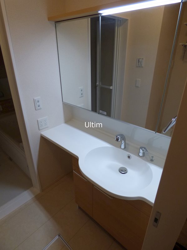 洗面設備　※同タイプの他のお部屋です