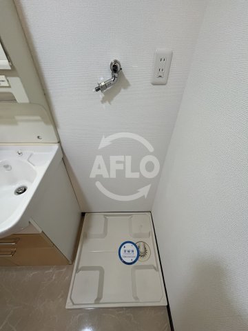 バス・シャワールーム　アーバンフラッツ西中島　洗濯パン