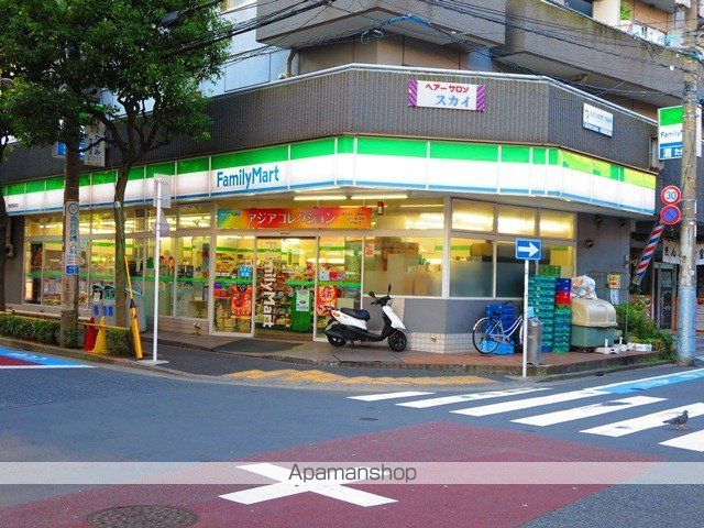 コンビニ　ファミリーマート（コンビニ）まで148m