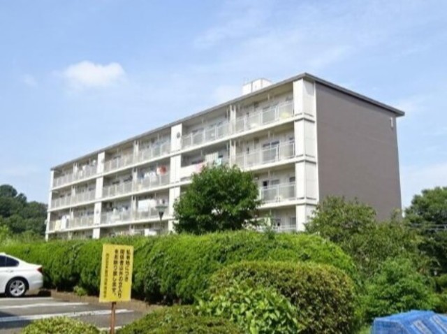 西武百草団地1号棟の外観写真