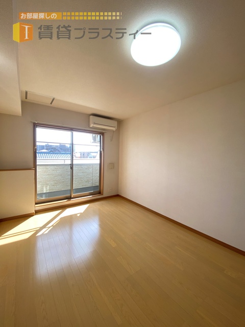 ＪＲ総武線 船橋駅 徒歩12分 3階建 築11年の居間写真