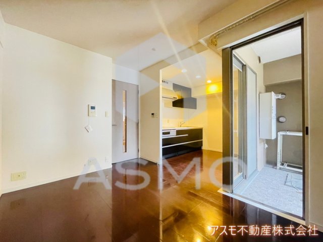 居室・リビング　同マンション別部屋参考写真