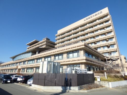 病院　山梨県立中央病院（病院）まで688m