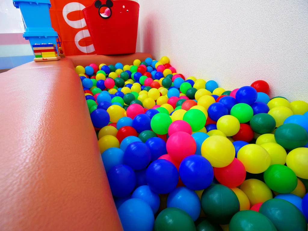 キッズスペースあります♪スタッフは子供好きばかりです！