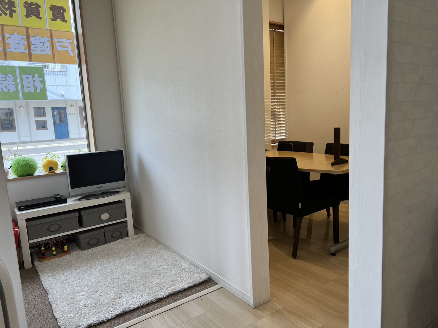 キッズスペース、おむつ交換台もあります★女性スタッフ対応可！